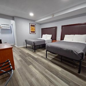 Double Room Two Double Beds Non-Smoking